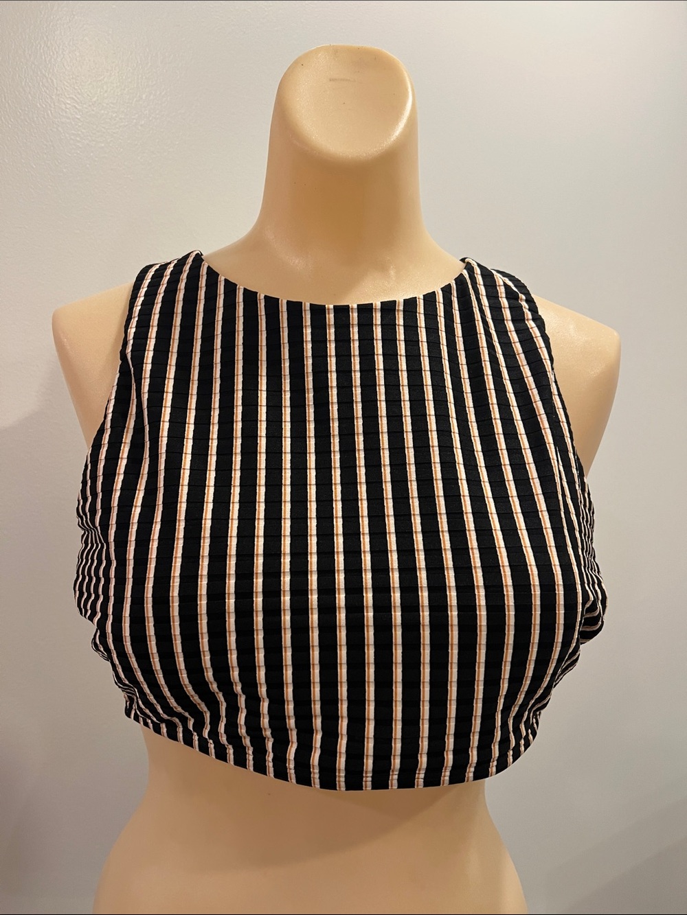 Shade & Shore Women’s size Large swimsuit top